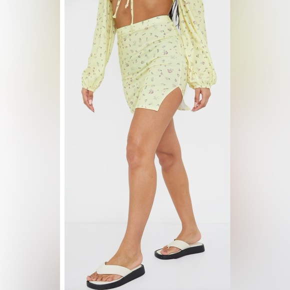 Pretty little thing Yellow mini skirt and top - Picture 3 of 16